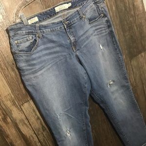 Torrid boyfriend distressed jeans size 20